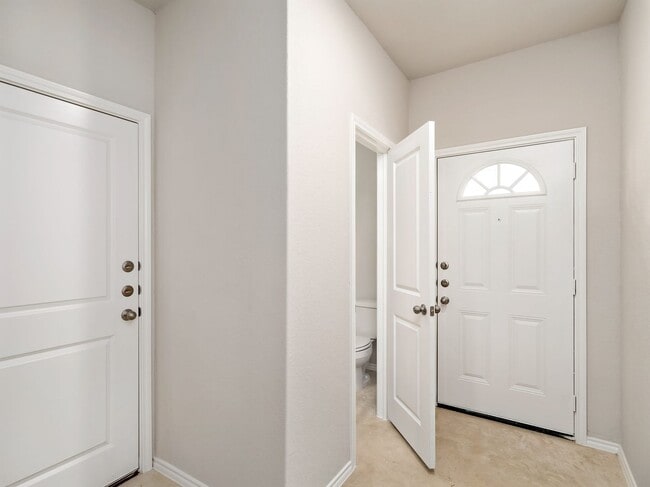 7818 Shetland Dr in San Antonio, TX - Foto de edificio - Building Photo