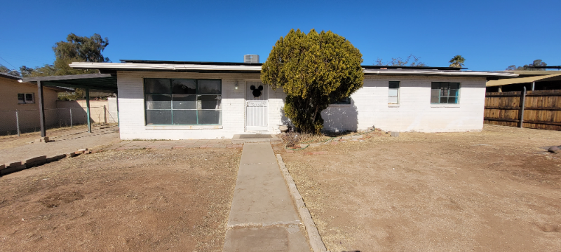 5621 E Scarlett St in Tucson, AZ - Building Photo