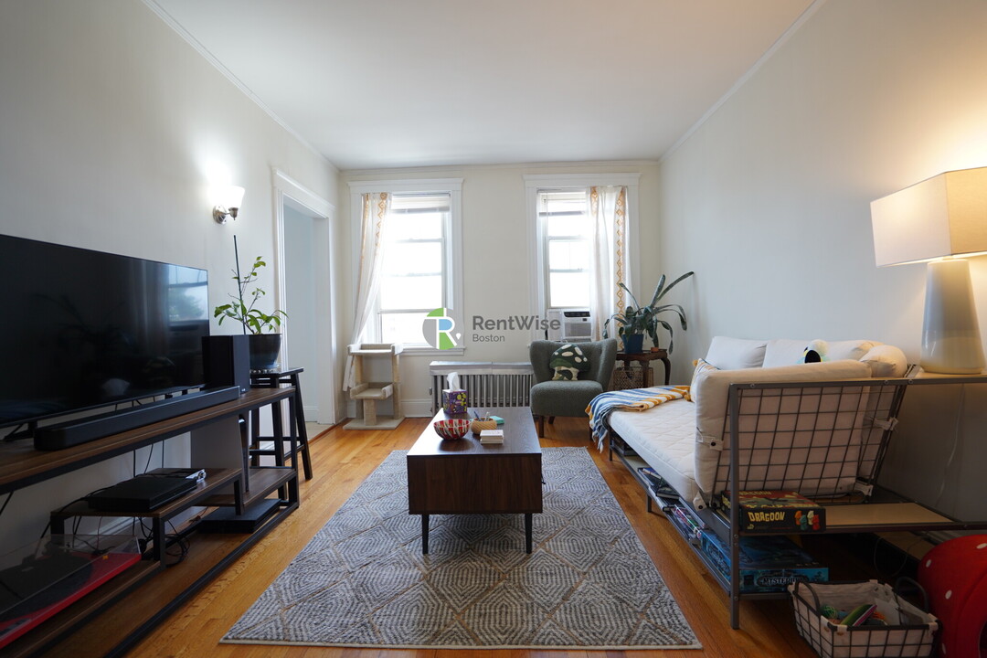 1848 Commonwealth Ave in Boston, MA - Building Photo