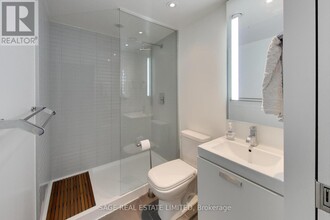 629-1629 King St W in Toronto, ON - Building Photo - Building Photo