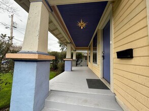 4134 N Kerby Ave in Portland, OR - Building Photo - Building Photo