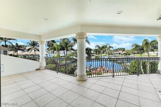 384 Mooring Line Dr in Naples, FL - Building Photo - Building Photo