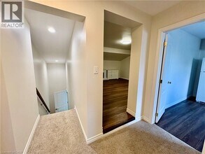 41 Idlewilde Ln in Hamilton, ON - Building Photo - Building Photo