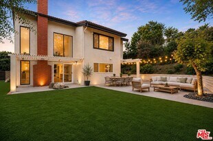 17265 Avenida de la Herradura in Los Angeles, CA - Building Photo