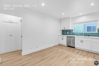 2007 Vestal Ave in Los Angeles, CA - Building Photo - Building Photo