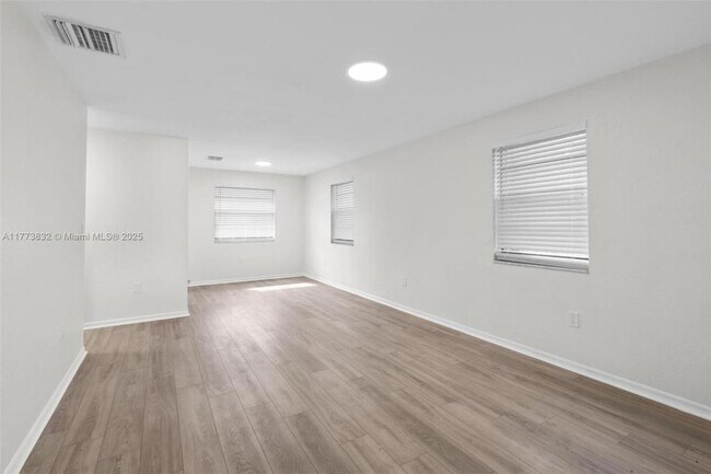 property at 5637 Taft St