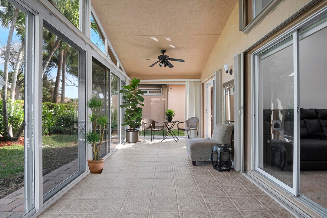 7023 Lombardy St in Boynton Beach, FL - Building Photo