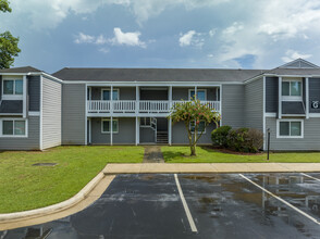 Summer Lodge Apartments in Decatur, AL - Building Photo - Building Photo