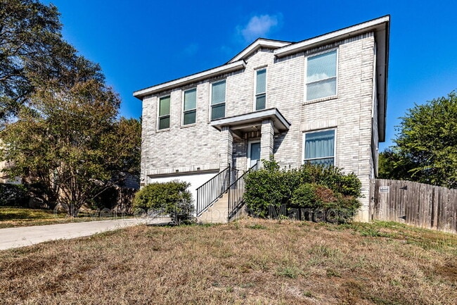 9119 Spiral Woods in Universal City, TX - Building Photo - Building Photo