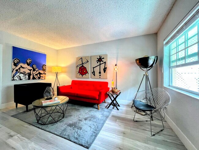 2660 NE 8th Ave in Wilton Manors, FL - Foto de edificio - Building Photo