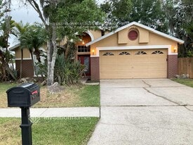 14911 Rocky Ledge Dr in Tampa, FL - Building Photo