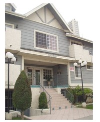 Lucky 24 Apartments in Canoga Park, CA - Foto de edificio - Building Photo