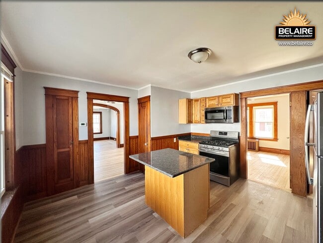 107 2nd St in Leominster, MA - Foto de edificio - Building Photo