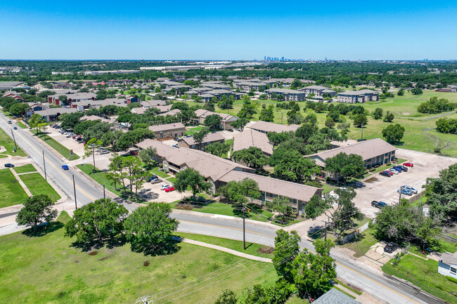 Foxwood in Mesquite, TX - Building Photo - Building Photo