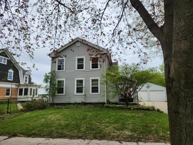 property at 531 N 5th St