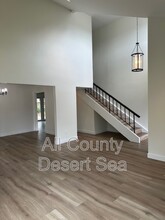 17962 Wellbank Ln in Huntington Beach, CA - Building Photo - Building Photo