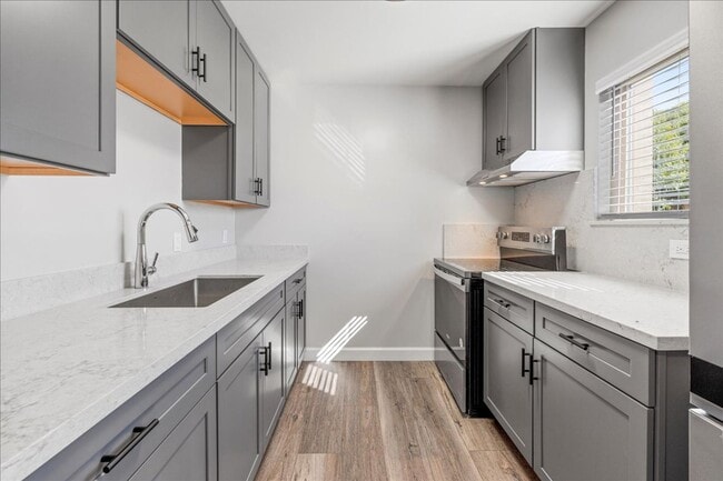 Plaza Apartments