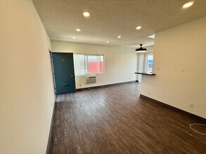 12236 Pacific Ave, Unit 11 in Los Angeles, CA - Building Photo - Building Photo