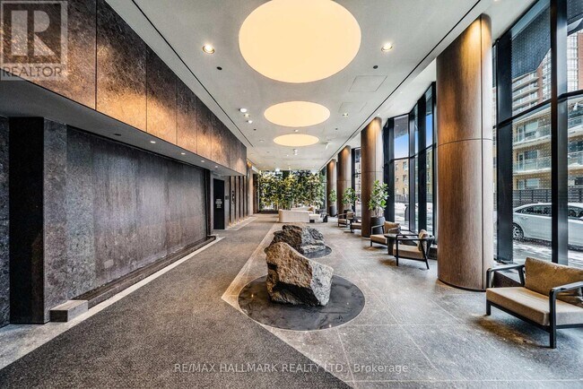 110 Broadway Ave in Toronto, ON - Building Photo - Building Photo