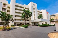 3020 Matecumbe Key Rd in Punta Gorda, FL - Foto de edificio - Building Photo