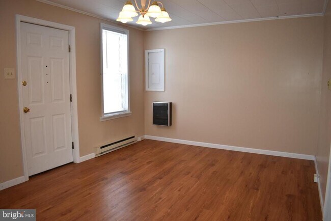 122 E Madison St in Greencastle, PA - Building Photo - Building Photo