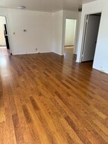 117 W Mission St in Santa Barbara, CA - Building Photo