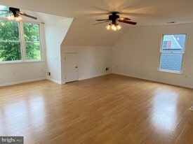 14480 Woodstar Ct in Leesburg, VA - Building Photo