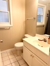 842 N Wood St, Unit 2 in Chicago, IL - Building Photo - Building Photo