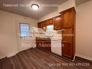 524 Wilson St in Lenoir City, TN - Building Photo - Building Photo