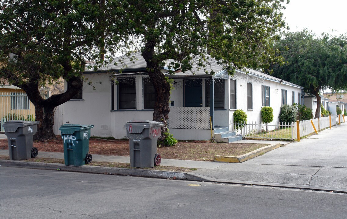 11028 S Osage Ave in Inglewood, CA - Foto de edificio