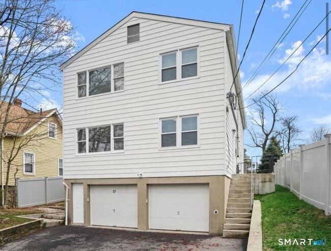 property at 27 High St