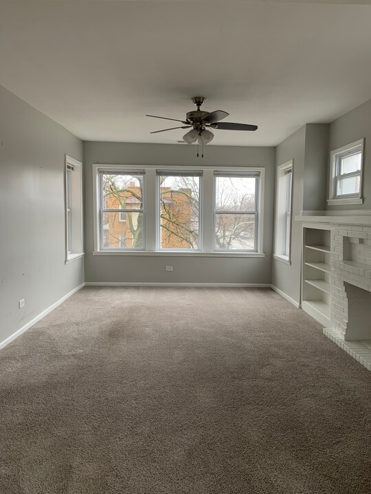 5055 W Augusta Blvd in Chicago, IL - Building Photo