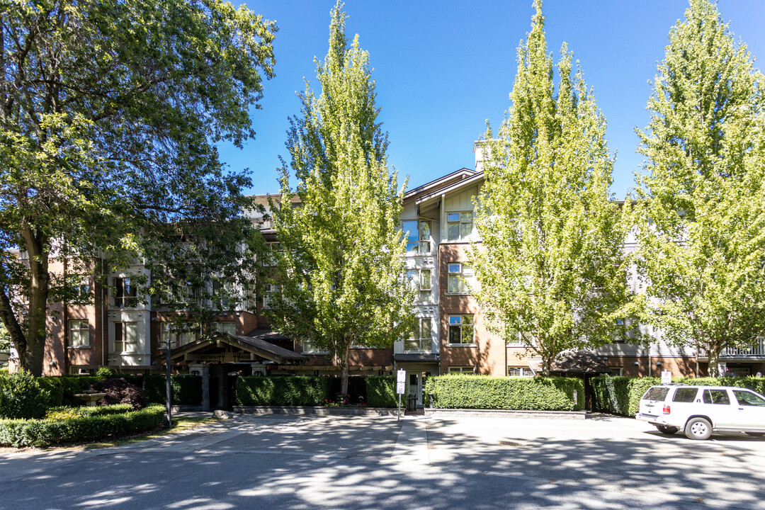 4883 Maclure Mews in Vancouver, BC - Building Photo