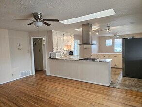 2701 Cagua Dr NE in Albuquerque, NM - Building Photo - Building Photo