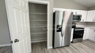 327 Lester Ave S in Lehigh Acres, FL - Building Photo - Building Photo