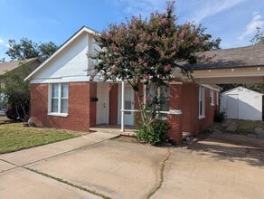1908 27th St in Lubbock, TX - Building Photo - Building Photo