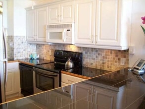 938 S Kihei Rd in Kihei, HI - Foto de edificio - Building Photo