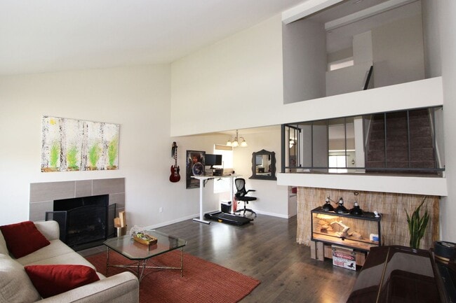 267 Fennell Ct in San Diego, CA - Building Photo - Building Photo
