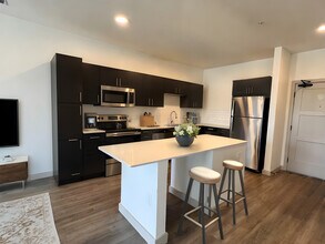 District South in Fishers, IN - Building Photo - Building Photo