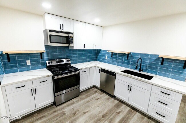 2016 S Granada Dr in Tempe, AZ - Building Photo - Building Photo