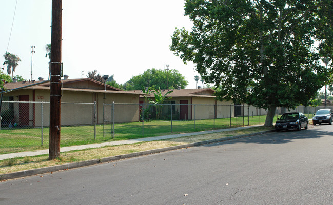 Summerset Village Apartments in Fresno, CA - Building Photo - Building Photo