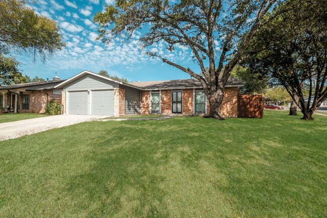 7001 Settlers Ridge in Leon Valley, TX - Building Photo - Building Photo