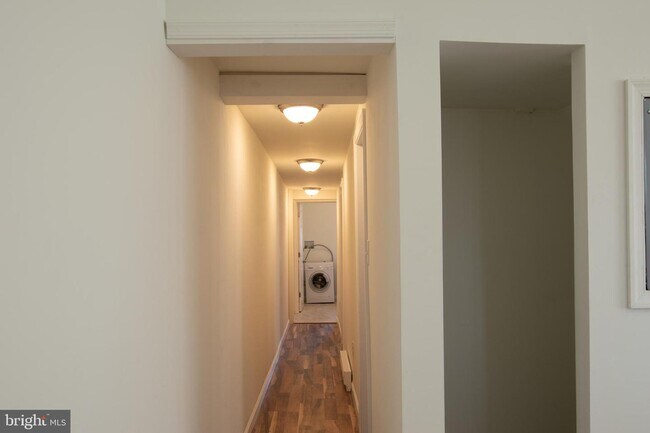 1707 Belfield Ave-Unit -1ST FLOOR in Philadelphia, PA - Building Photo - Building Photo