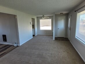 1008 W Kristine St in Moses Lake, WA - Building Photo - Building Photo