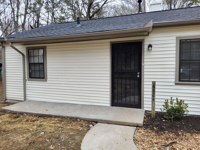 6884 Ensign Rd in Millington, TN - Foto de edificio - Building Photo