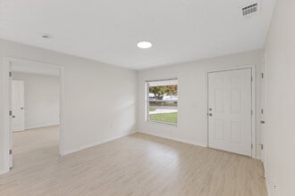 102 Cricket Hollow Ln in Eustis, FL - Building Photo - Building Photo