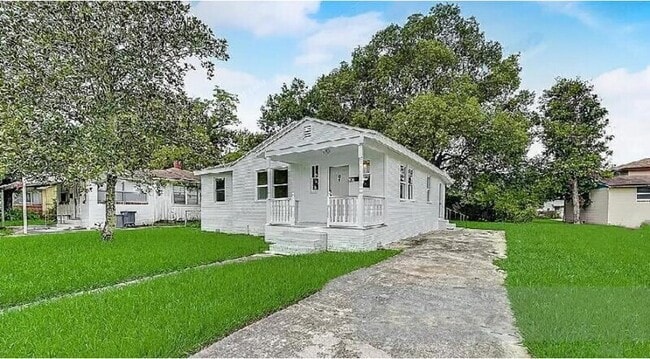 1718 Mc Millan St in Jacksonville, FL - Building Photo - Building Photo