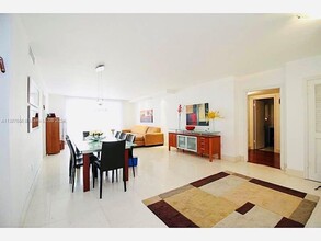 9801 Collins Ave, Unit 17T in Bal Harbour, FL - Building Photo - Building Photo