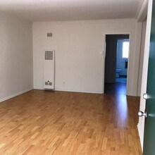 924 N Curson Ave in West Hollywood, CA - Building Photo - Building Photo