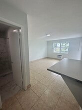 7511 Venetian St in Miramar, FL - Building Photo - Building Photo